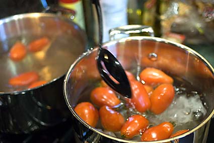 1-blanching-the-tomatoes.jpg