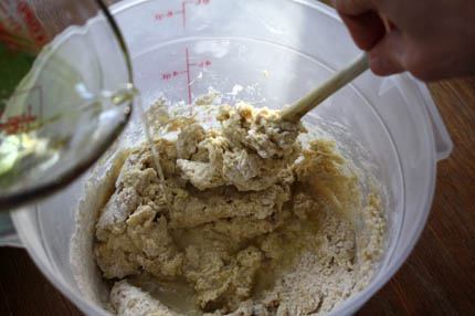 mixing-gluten-free-dough03