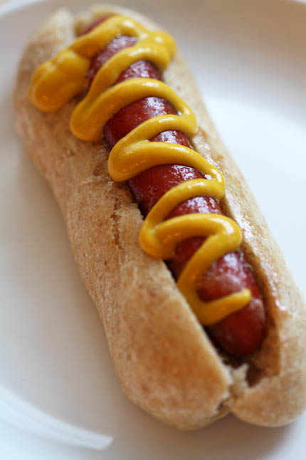 https://artisanbreadinfive.com/wp-content/uploads/2010/04/hot-dog-buns06.jpg