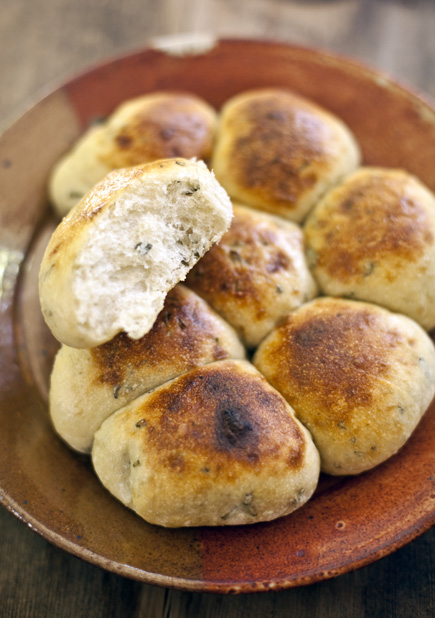 https://artisanbreadinfive.com/wp-content/uploads/2012/08/crockpot-buns-05.jpg