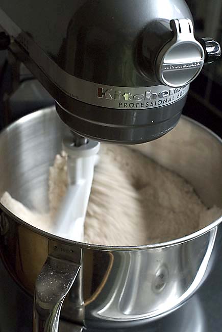 dry ingredient mixing in kitchenaid