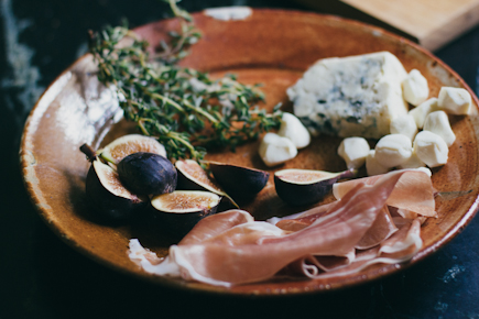 Fresh figs, bleu cheese, fresh thyme and prosciutto | Artisan Bread in Five Minutes a Day