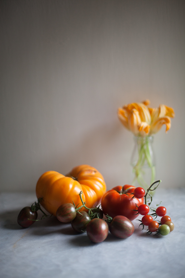 tomato pizza | Breadin5 photo by Zoë Francois